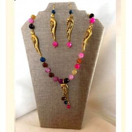CBHJ22  Pink beads with Parrot pendant 
